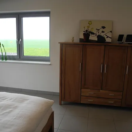 בית נופש Geraeumiges Mit Garten Und Weitblick