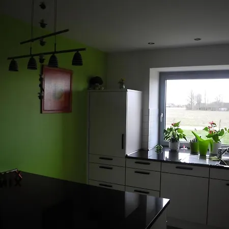 Geraeumiges Mit Garten Und Weitblick Oesterdeichstrich